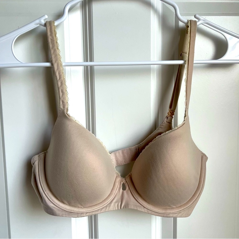 Victoria’s Secret Body By Victoria Lined Demi Bra